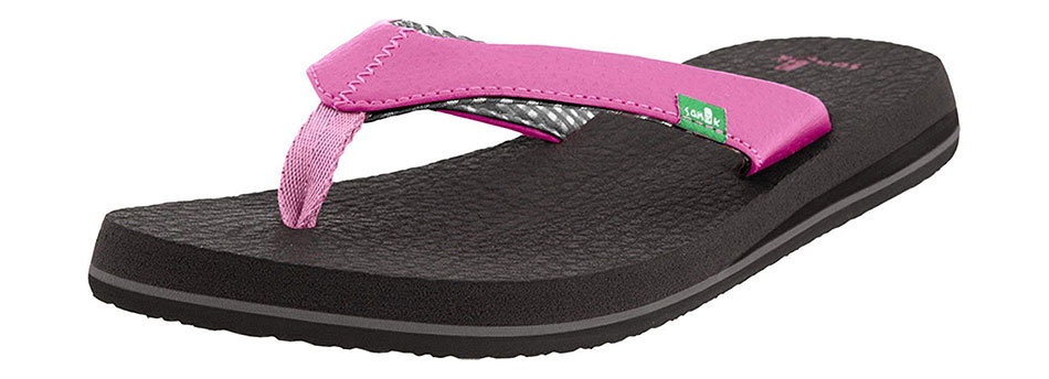 Pink flip-flops made of yoga mat